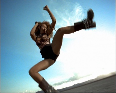 Mel B (Spice Girls) dans le clip "Say You'll Be There"