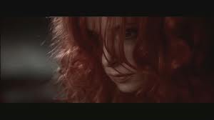 Vidéo-clip de la chanson "Je te rends ton amour" de Mylène Farmer