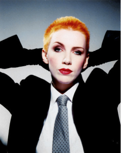 REGARD FEM 9 Annie Lennox