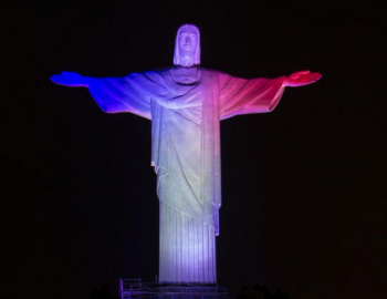 Christ Rédempteur au Brésil (travesti en Français droit-de-l'hommiste)